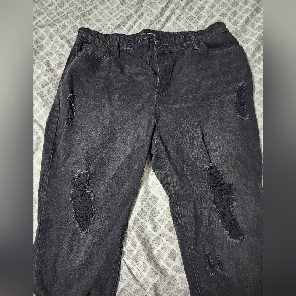Fashion nova black distressed  jeans size 1xl